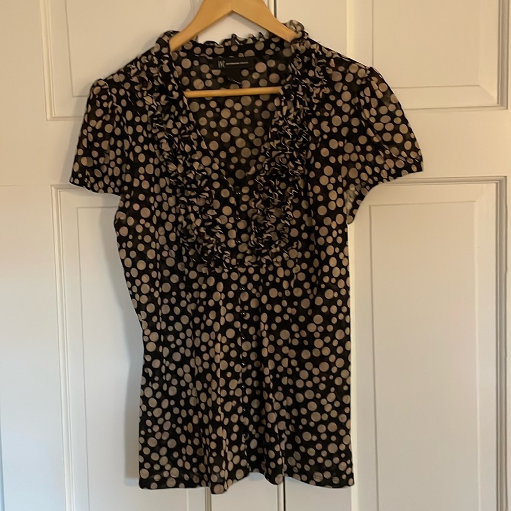 Black and beige polka dot pullover blouse